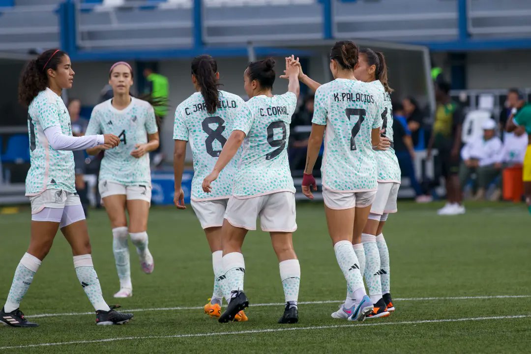 fesfut_sv's tweet photo. 📸| Fotogalería #Match_11 Fútbol Femenino
Grupo B
Jamaica 3-7 México
#JuegosCentroamericanos2023 https://t.co/oj57I4LvNh