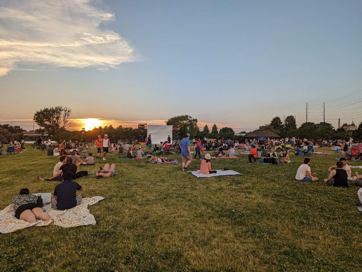 wardryant's tweet photo. Hoping that the Minneapolis patriotic laser show will be more than just this sheet held up with two scissor jacks https://t.co/ZOtsxy5FLD