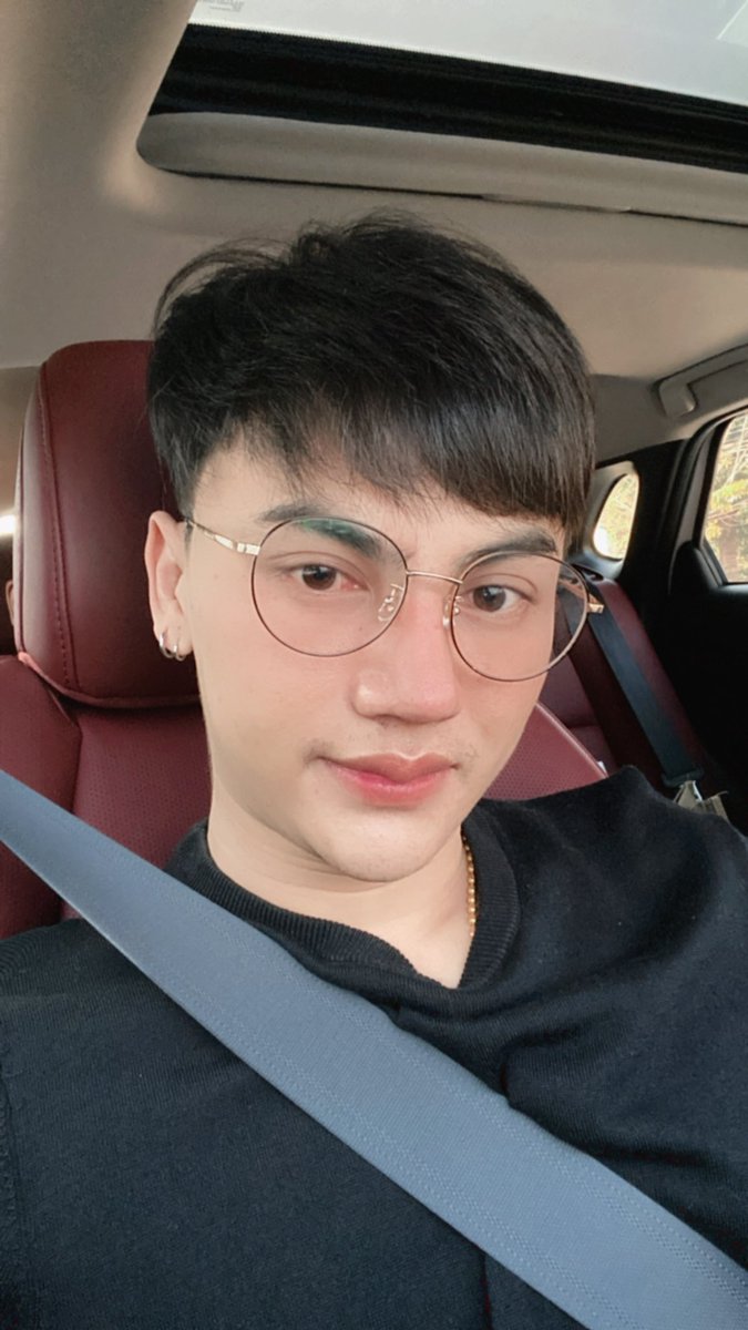 ChxngRa's tweet photo. ถ้าคิดว่าเหมาะกับการอยู่คนเดียว ก็ตามสบายเลยครับ✌🏻 https://t.co/gGJ1bplgNt