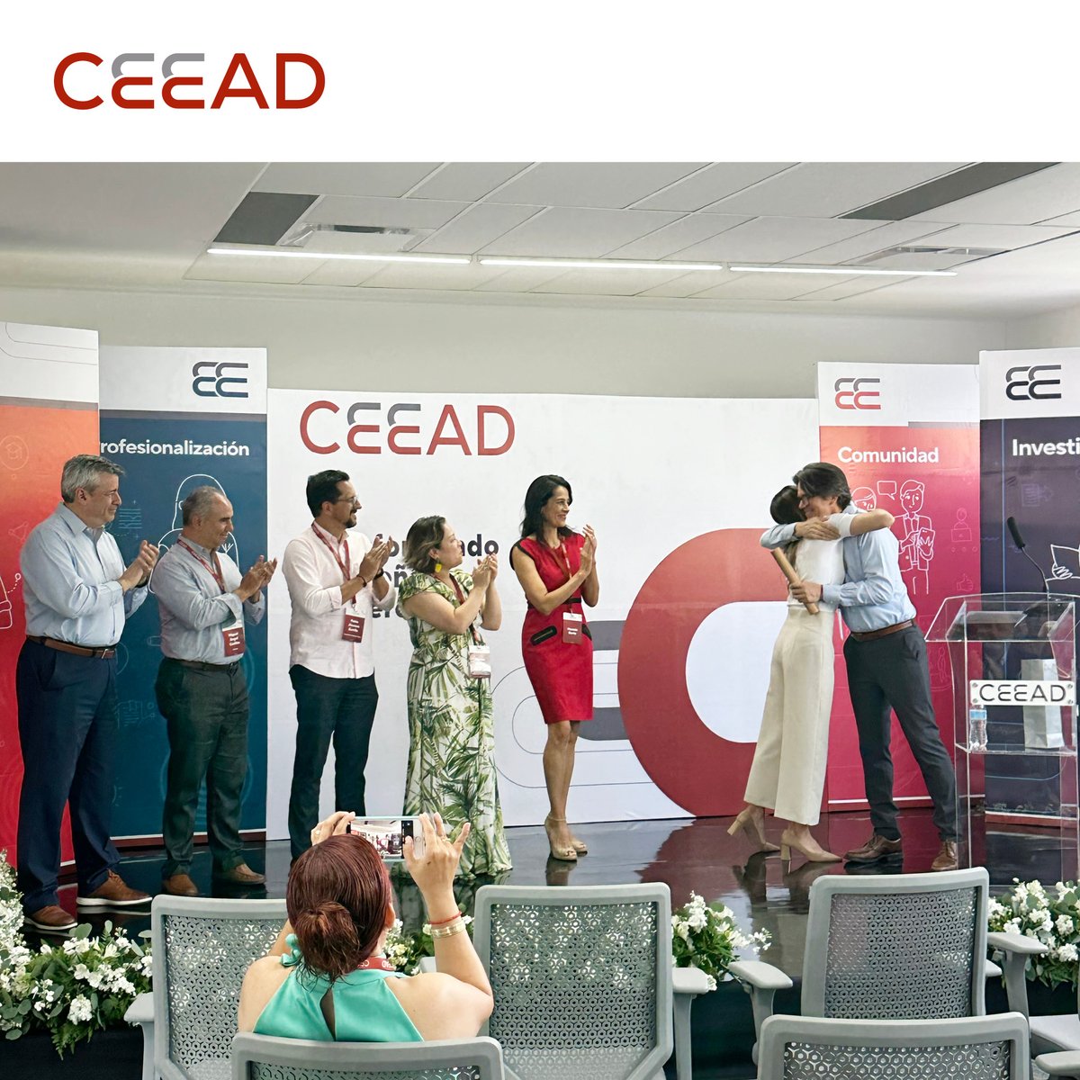 CEEAD's tweet photo. Con mucho orgullo compartimos con la comunidad del CEEAD que Luis Fernando Pérez Hurtado ha entregado la estafeta a nuestra directora general, Lila Zaire Flores Fernández. https://t.co/5yqVs3ylAy