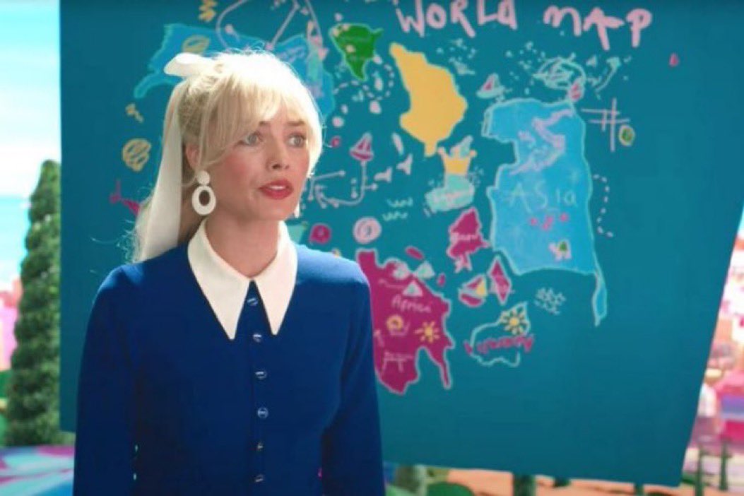 AJplus_size's tweet photo. @qarloscuiapo @Watdahel_MarceI Tbf it seems like an overreaction because the map shown in the trailer has the dash lines but not in asia and its also a crudely drawn kids map https://t.co/weWmkTV3IA