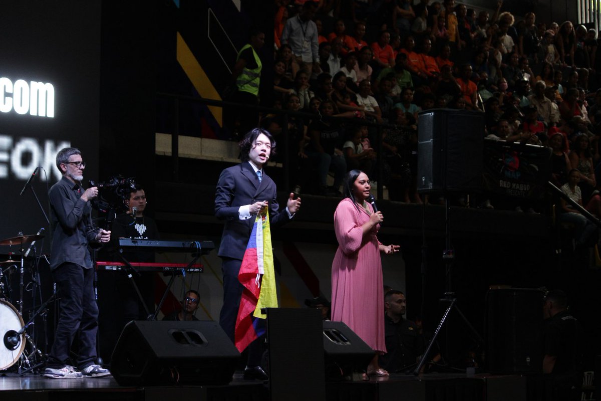 GranVigiliaVE's tweet photo. ¡Jesús, y su Amor Incondicional es lo único que cada persona necesita!
#PastorHyeokPark

#UnidadCristiana #TodosUnidosPorVenezuela https://t.co/6B6bXdh31z