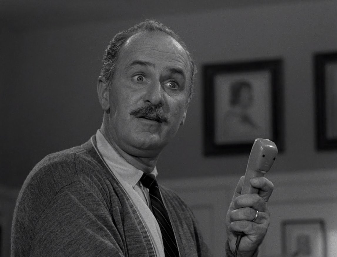 'You've gotta believe me. People in my plays do come alive. I've seen them, talked to them, even shaken hands with them.'

#S1E36 #RodWhiteAndBlue 

Twilight Zone's 'A World of His Own' by Richard Matheson stars Keenan Wynn.