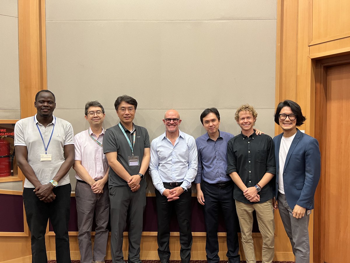 A leader in #syntheticbiology and #metabolicengineering, <a href="/jaykeasling/">Jay Keasling</a> graced 28 Medical Drive’s packed auditorium last 9 June 👏

At the <a href="/SINERGY_SG/">SINERGY Consortium</a> seminar, Keasling shared how his laboratory engineered yeast to produce #naturalproduct therapeutics like vinblastine and QS-21.