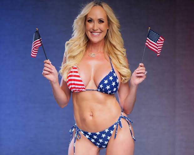 FlixHot's tweet photo. Happy 4th Of July @brandi_love https://t.co/DCH2PYmne2