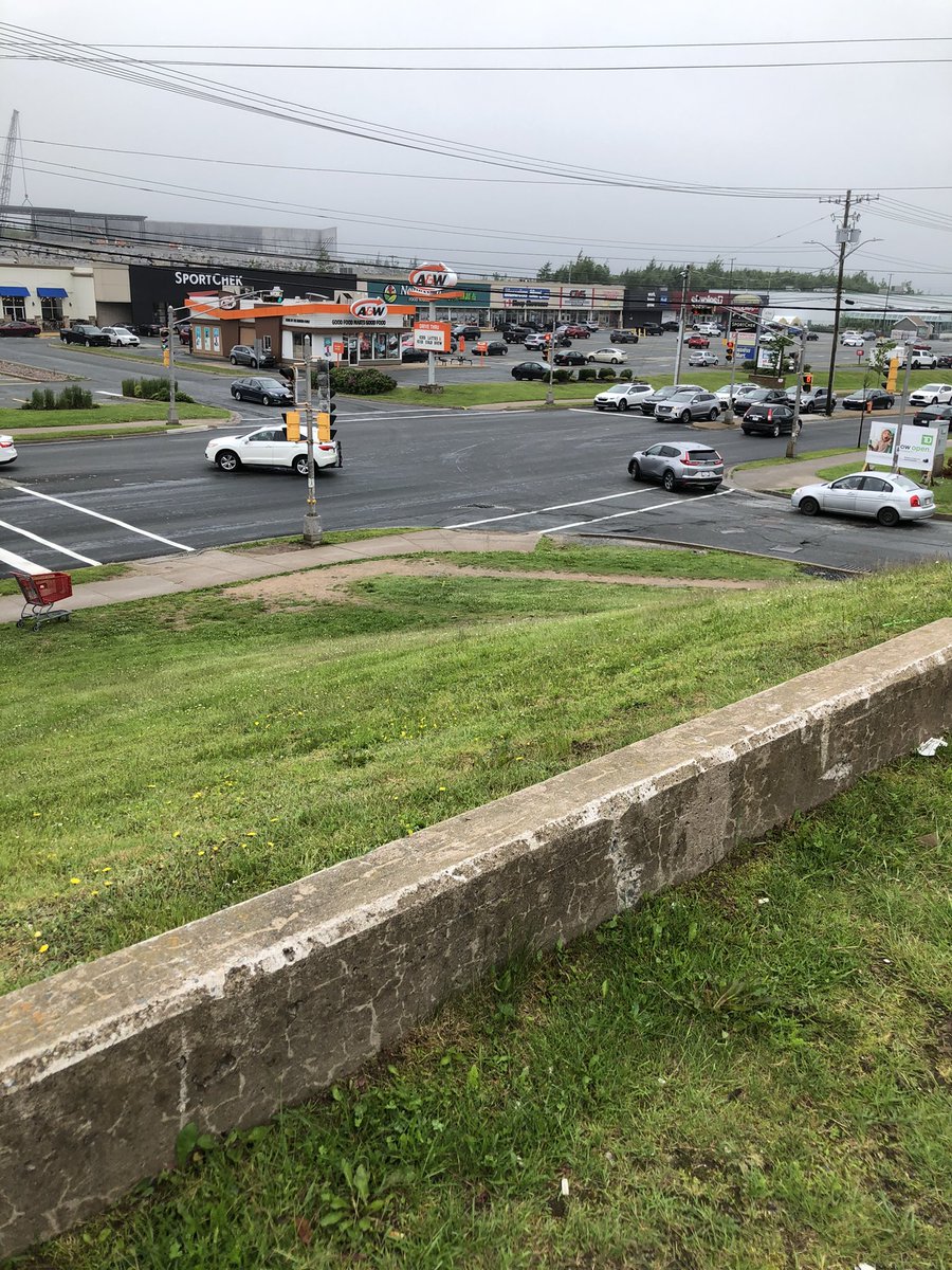 Catfergy's tweet photo. @CptnMax2 @safe_hrm @jeanmchard Same intersection. https://t.co/lzSPIqGQTE