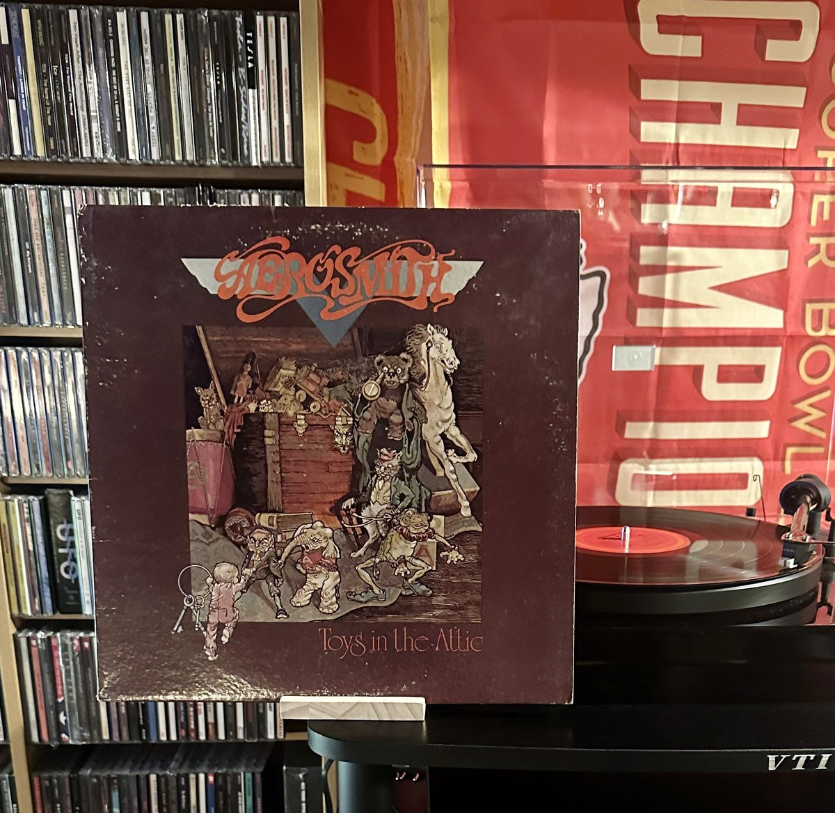 RT @chiefsstl: Now playing: Aerosmith - Toys In The Attic (1975) #vinyl  original pressing bought as a kid https://t.co/gHFvpvrTJQ