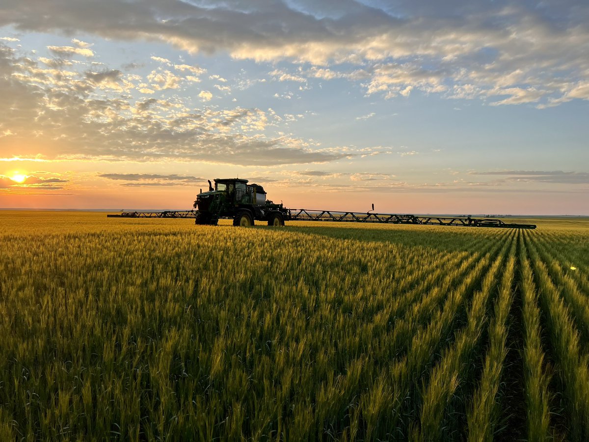 Not a bad way to spend a much cooler July evening.  <a href="/JohnDeere/">John Deere USA</a> #spray23 #AgTwitter