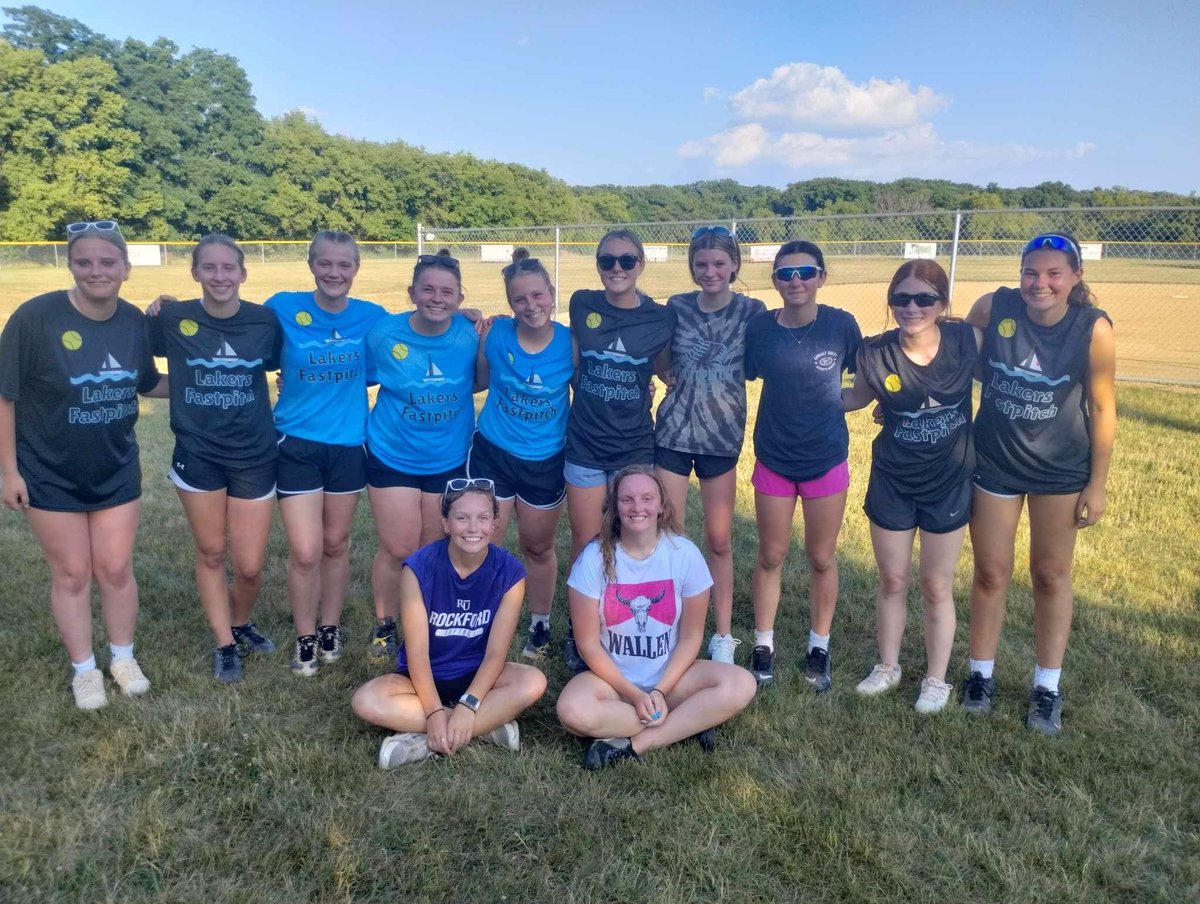 slfastpitch's tweet photo. Had fun friendly competitions and even had a water balloon fight at practice! What a fun day for practice during the week of a holiday!😎 #lakersfam https://t.co/At3hp49uBR
