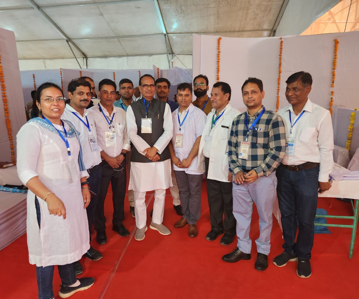 <a href="/SavindaNhm/">एनएचएम संविदा स्वास्थ कर्मचारी</a> <a href="/ChouhanShivraj/">Shivraj Singh Chouhan</a> माननीय मुख्यमंत्री <a href="/ChouhanShivraj/">Shivraj Singh Chouhan</a> जी में अपने #एनएचएम_संविदा_स्वास्थ्य_कर्मचारी_संघ व 32000 NHM संविदा कर्मचारियों सहित एनएचएम संविदा महापंचायत बुलाने के लिए आपका हार्दिक आभार प्रकट करते हैं💐💐🙏🙏