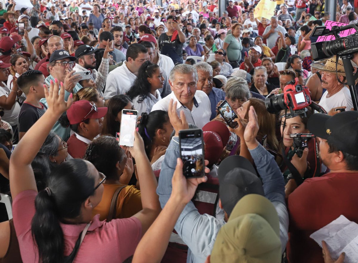 adan_augusto's tweet photo. Acabamos de concluir una asamblea emotiva y vibrante en Reynosa. 

Cada día tengo más claro que el norte del país se consolida como uno de los bastiones más firmes de la Cuarta Transformación. 

Mañana seguiremos recorriendo Tamaulipas: San Fernando, Ciudad Victoria y El Mante. 

No vamos a descansar: defenderemos junto al pueblo los logros y las conquistas sociales del mejor Presidente de la historia contemporánea de México.