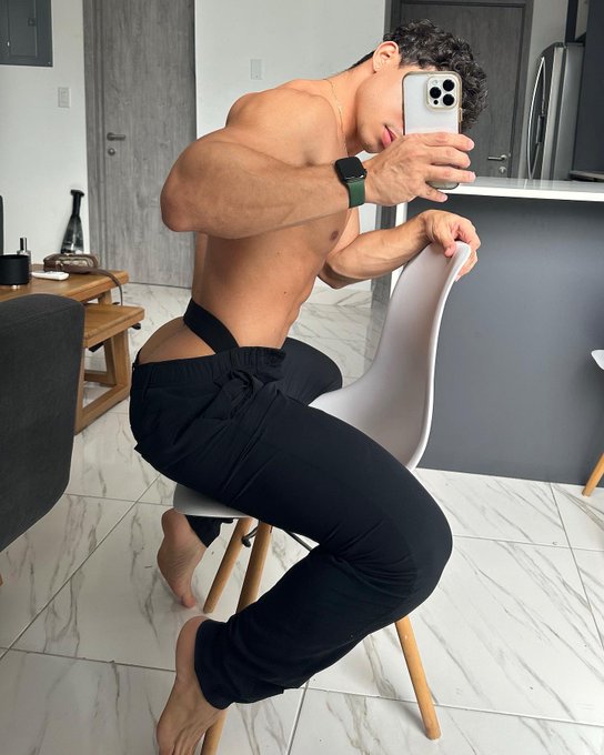 I want a place to sit https://t.co/SySU33g2Nu