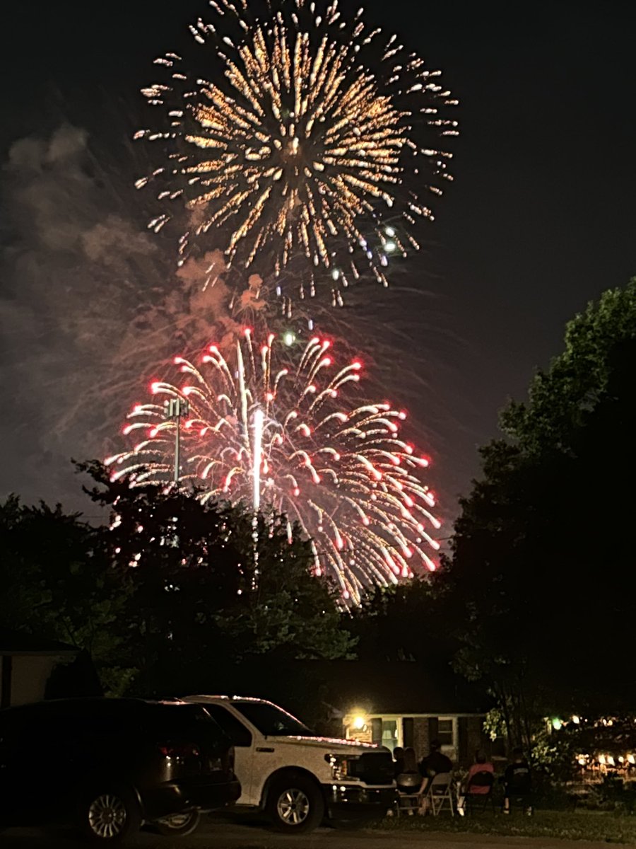 brojo8's tweet photo. Coming back from 16 days on our road vacation and came back to see Hendersonville’s firework show. One of the best in state. https://t.co/1L9OWTkMwe