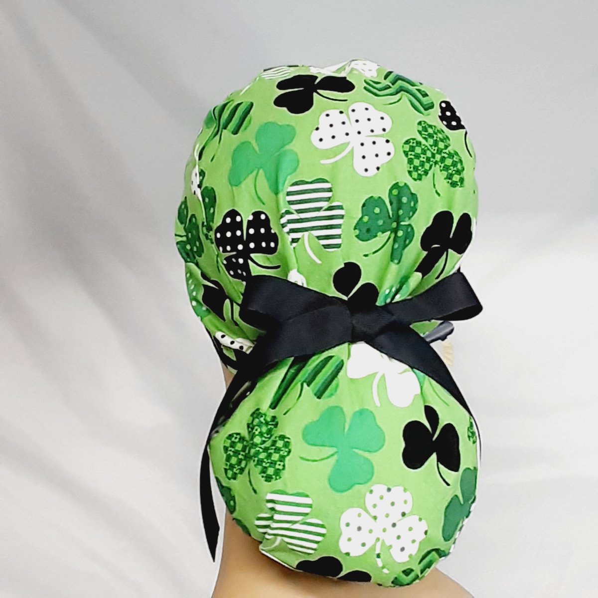 TSTITCHED's tweet photo. Excited to share the latest addition to my #etsy shop: surgical scrub hats, scrub cap, womens scrub hats, surgical hat, shamrock print, ribbon https://t.co/NA7tkyQLLa #womensscrubhats #scrubhatsforwomen #bouffantscrubhats #scrubcapsforwomen #ponytailscrubhat #medicalsc https://t.co/DVNLKQAi4l