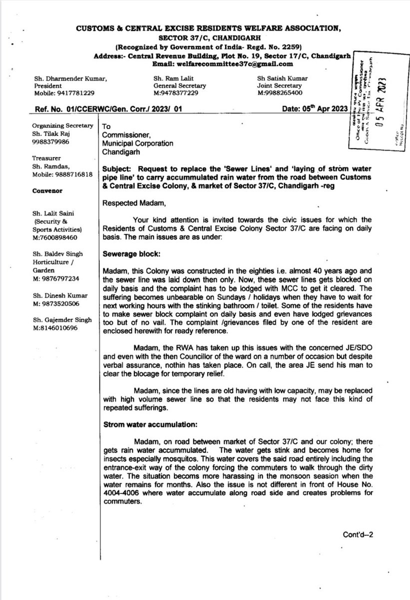 ram_lalit952's tweet photo. @MCChandigarh @ChandigarhCmc
@chandigarh_admn 
See how the residents of Customs Colony Sector 37 C are forced to exit towards market. Despite the matter has been taken up by RWA &amp; Department; no action taken so far. https://t.co/LEQSs6srZg