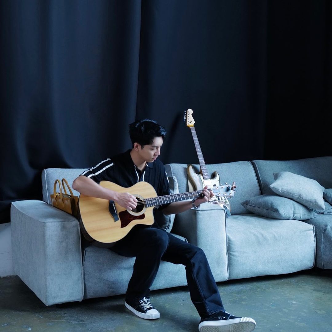 Welcome back our world star 💫💫
instagram.com/p/CuQhsLXvZ-H/…

#LeeSeungGi #이승기