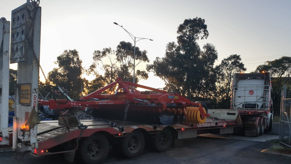 OzAG_Machinery's tweet photo. Plenty of machines hitting the road in the last week.
Chaser Bins, Spreaders, Tillage &amp; more...
Find the machine, to best suit you at https://t.co/TSmWcK7ybO
#werefarmerstoo #ozag #ozvalue #delivery #unverferth #chaserbin #fertec #spreader #ilgi #tillage #donder #rolmako #oftm https://t.co/esJPwwtWFg