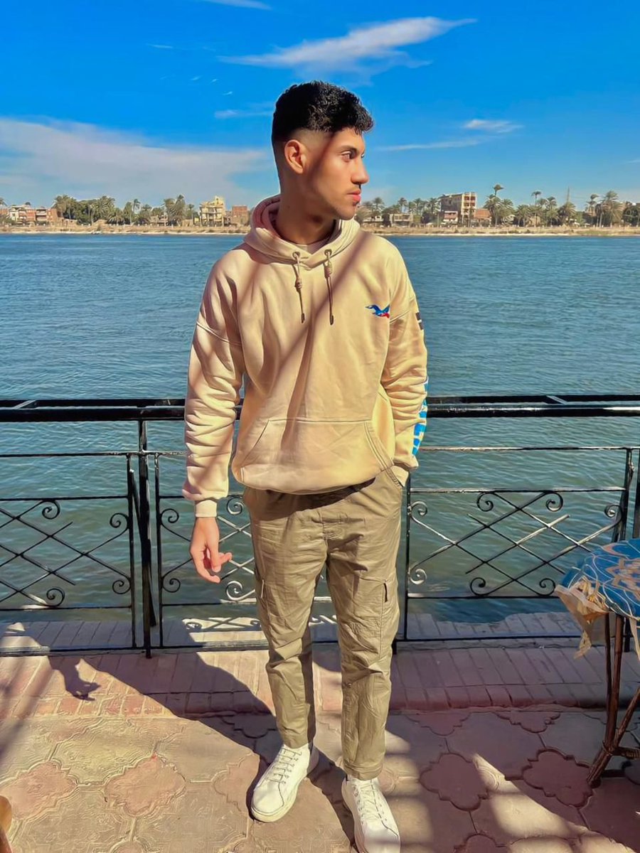 🦅
