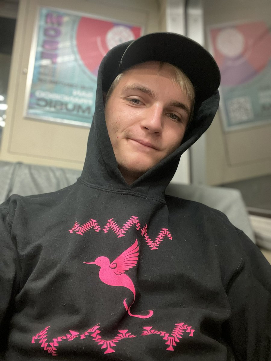 Аарон Кюри tweet media