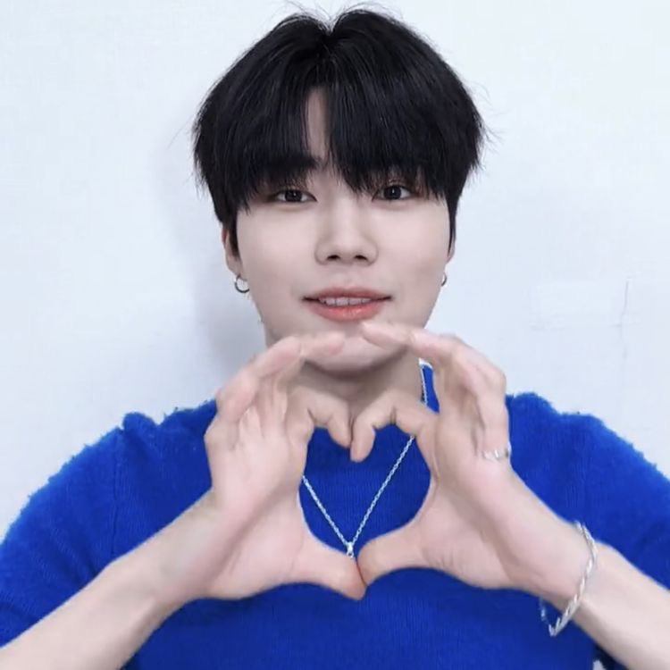 IL0V_BPTOZ's tweet photo. Necesito mas mutis zerose ayúdenme a encontrarlas, por si las dudas también soy armyblinkOnce, así que me ayudaría dando rt a esto 
#ZEROSE #ZB1 https://t.co/gq6uVRh2A2