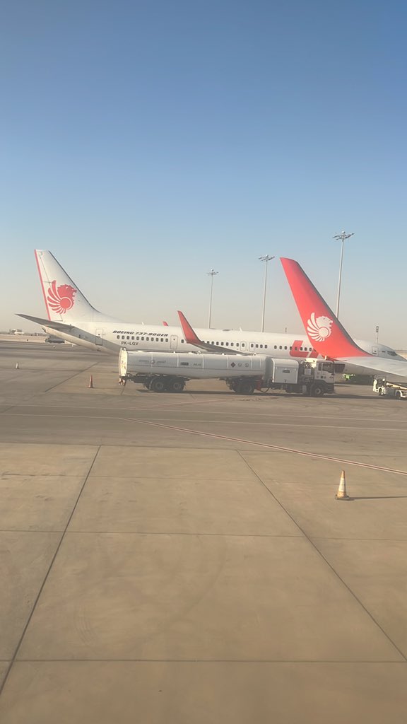 Abdullah Almalki (@abdullah1110_us) on Twitter photo حاجز على <a href="/flynas/">flynas طيران ناس</a> دمام-ابها وتفاجأت بالناقل شركة <a href="/lionparcel_/">Lion Parcel</a> الاندنوسية، فكرة استئجار شركات اجنبية وتشغيلها محليًا في اوقات الصيف فكرة ممتازة جدًا. الناس تحصل حجوزات. حاجز على <a href="/flynas/">flynas طيران ناس</a> دمام-ابها وتفاجأت بالناقل شركة <a href="/lionparcel_/">Lion Parcel</a> الاندنوسية، فكرة استئجار شركات اجنبية وتشغيلها محليًا في اوقات الصيف فكرة ممتازة جدًا. الناس تحصل حجوزات.