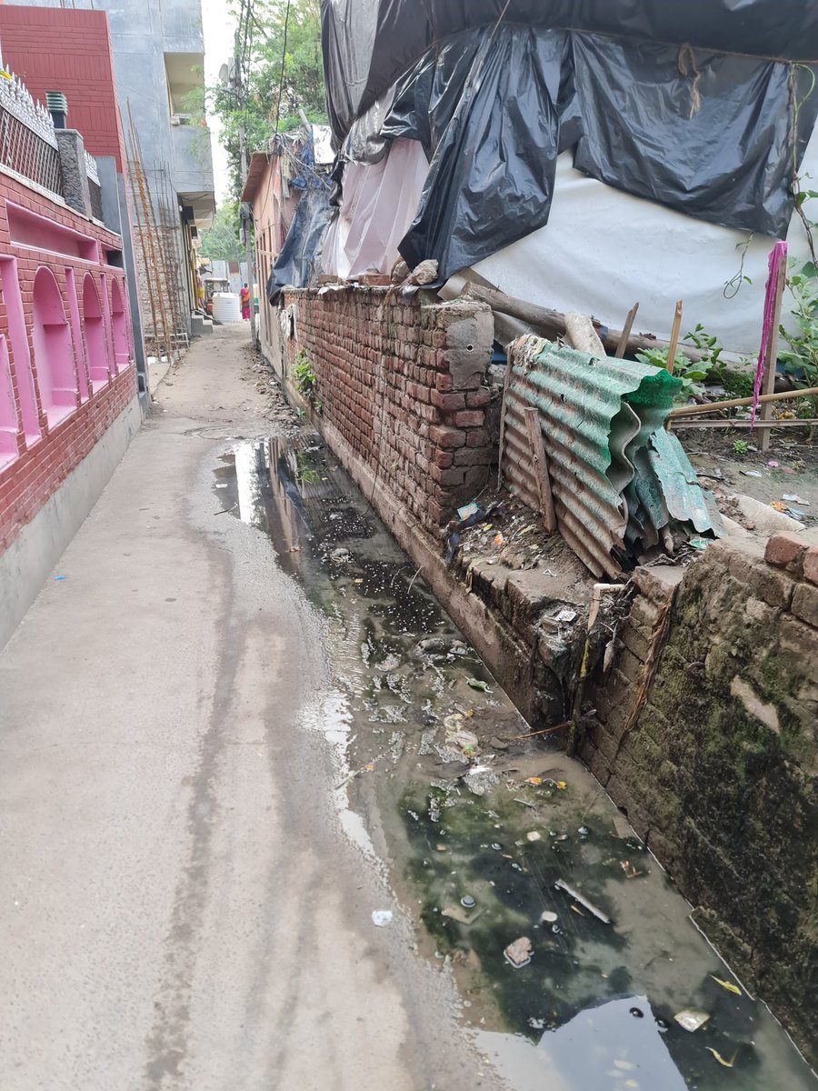 sandeep08460244's tweet photo. सालों से ऐसा है मेरा गाँव जहाँ में रहता हूँ
@CeoNoida  @noida_authority  @NoidaNovra  @SwachhNoida  @cleannoida  @CleanNoida24 @PankajSingh_in 
I am living in Village - Chaura Sadatpur, Sector - 22, noida, behind somerville school. Please hear my voice, i dont deserve this. https://t.co/zs2XoAP9E5