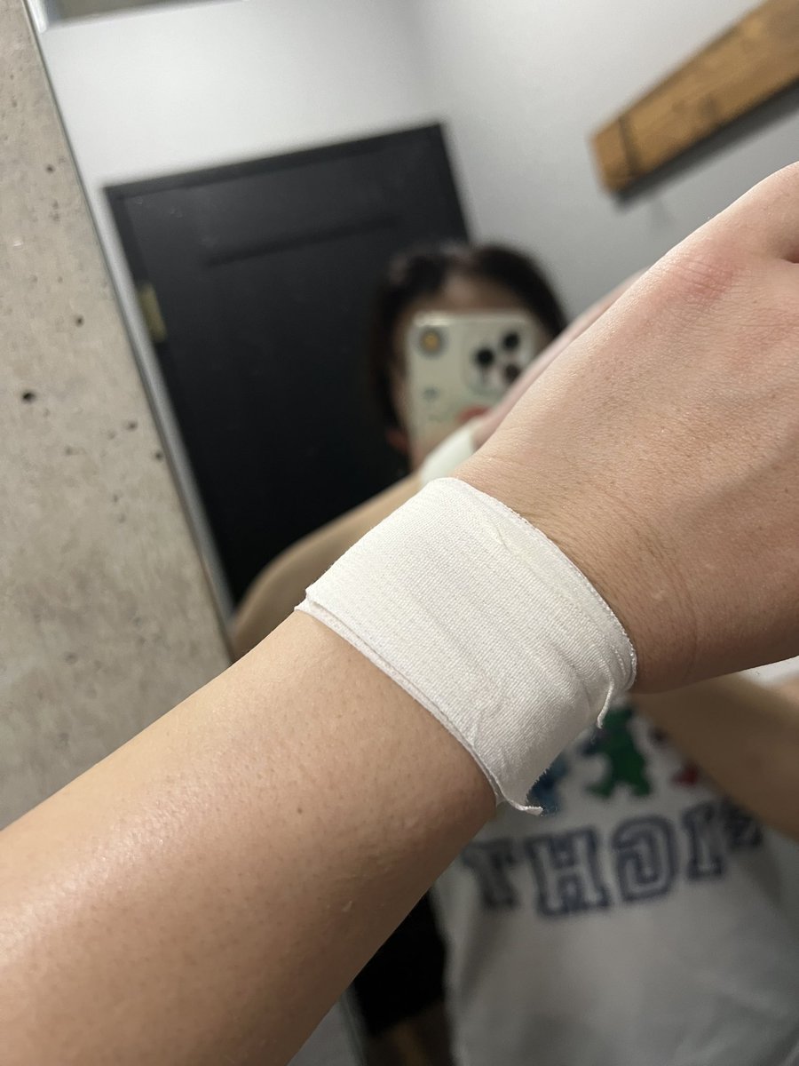 いよいよ明日
7月5日水曜日17時30分〜
マザー様（高杉）新作リリースイベント
アリババ秋葉原店様にて開催です

朝からジム行って
下半身タイガースの強化して
これから美容巡り
マイナスがせめて0になる
努力をしているだけよ

明日イベント来てくださった方には
左手首固定したテーピングあげます