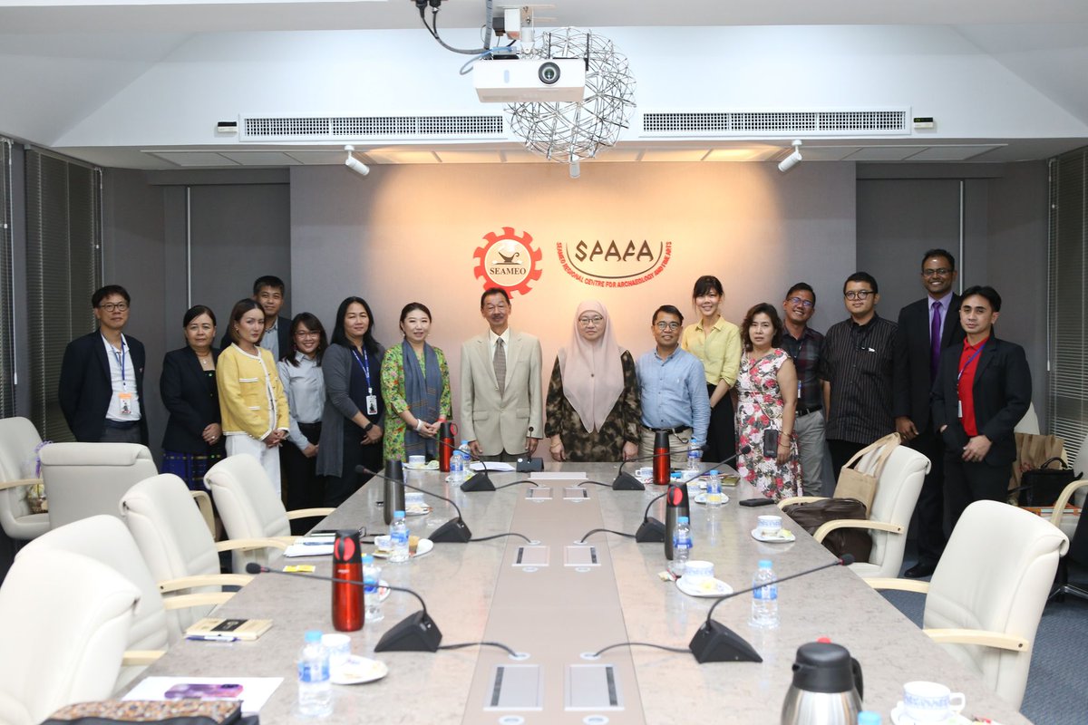 seameospafa's tweet photo. We were honoured to receive Datuk Dr Habibah Abdul Rahim, Director of @seameo_s and team on 30 Jun 2023 (last Fri). She was warmly welcomed by Mr Khemchat Thepchai, SEAMEO SPAFA Centre Director, and SPAFA staff.
#seameospafa #seameo #spafa #southeastasia https://t.co/QHdmMQHJCD