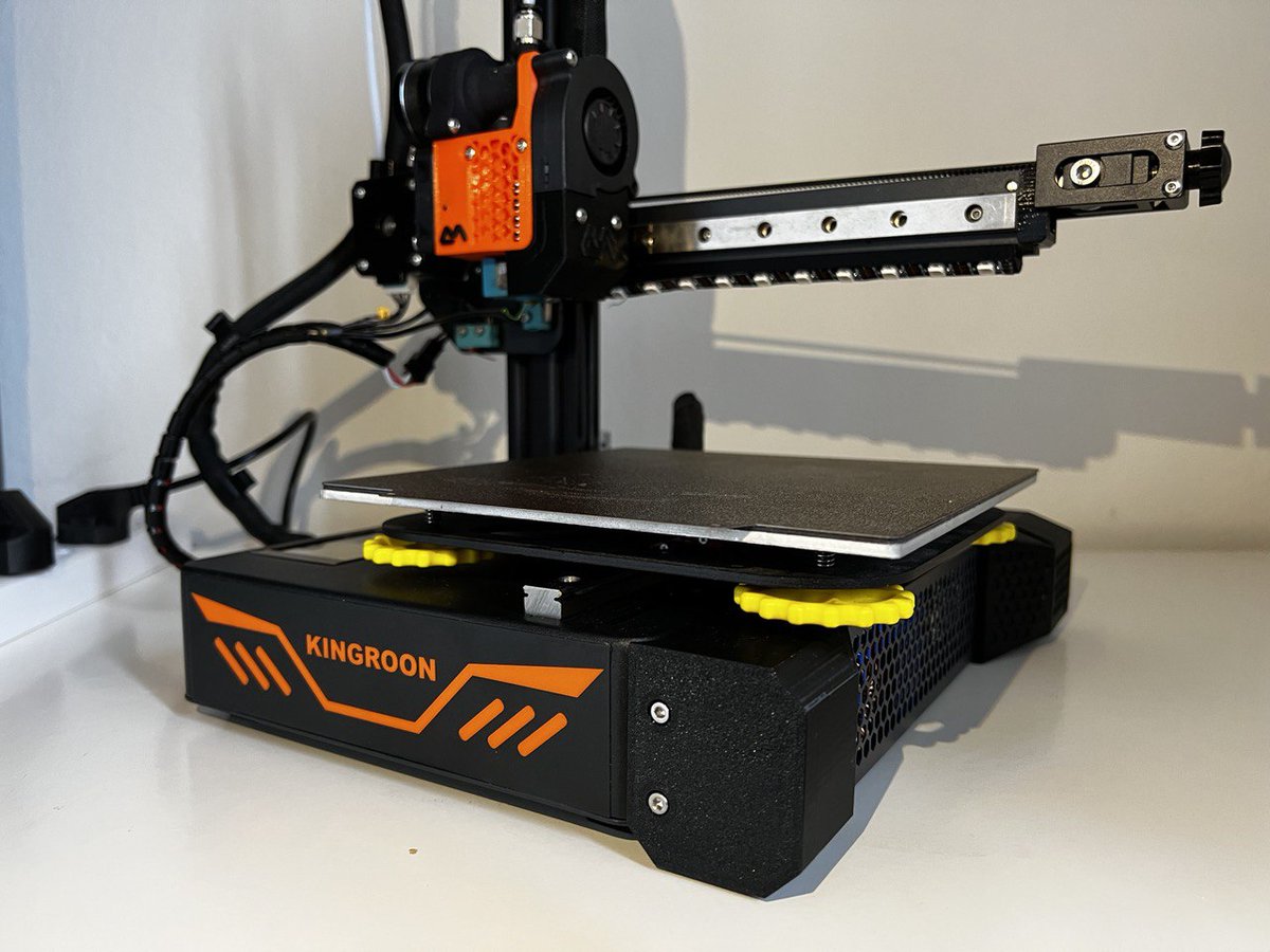 Really good design printed by <a href="/lozatapia/">Angel Loza</a>
Kingroon KP3S - Compact, Slim, and Quiet Power Supply.Thanks for the design 😍😍
printables.com/es/model/49435…
Follow and tag us Kingroon 3D Official to get more #3dprinting inspirations. #3d #3dprinter #3dprint #kingroon #diy