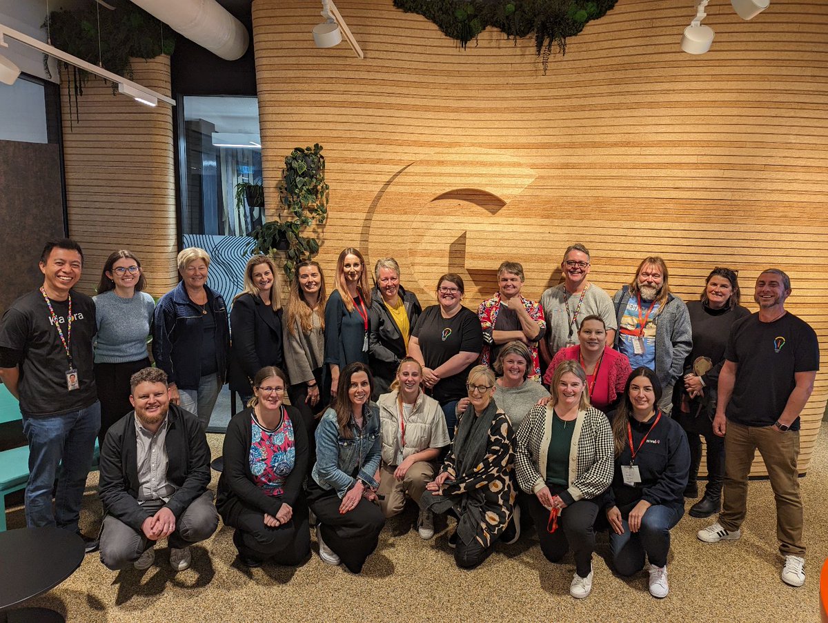 So grateful to have spent two days with these excellent Kiwi educators. Always happy to spend time in NZ. Thanks <a href="/crispy_smith/">ѕteve sмιтн 🌍🇳🇿</a> @betchaboy for leading us!