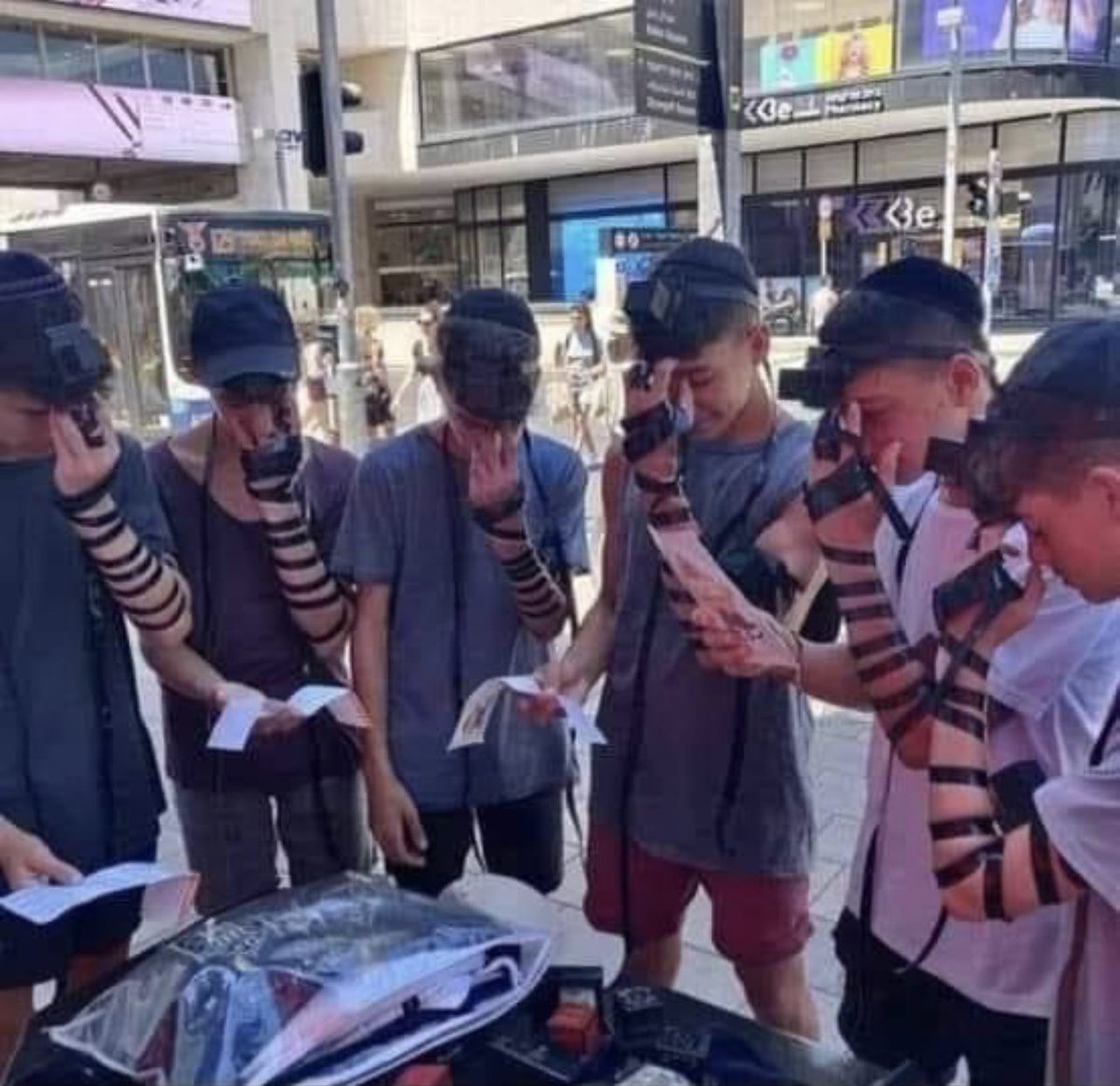 KerenOhaton's tweet photo. זאת תמונת היום שלי ! https://t.co/BpvA4tEr1H