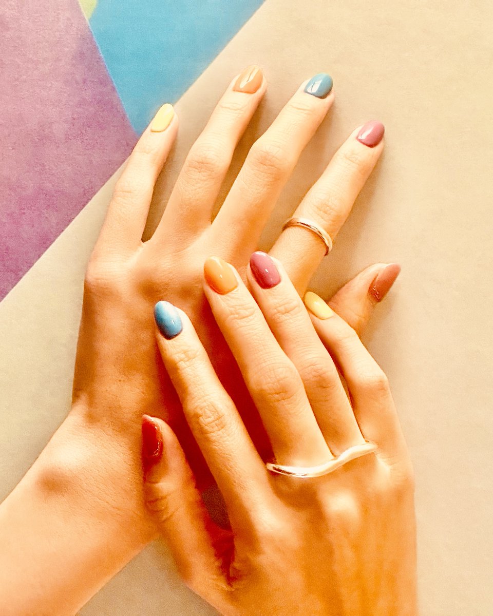 AO スパ＆クラブにて、ネイルのサービスがスタートしました。ジェルやマニキュアだけでなく、ハンドケアメニューもあるので、男性にもおすすめです。美しい手元で楽しい夏をむかえませんか🌻⛱️詳しくはこちらのリンクをご覧ください👇
bit.ly/46AaNr9