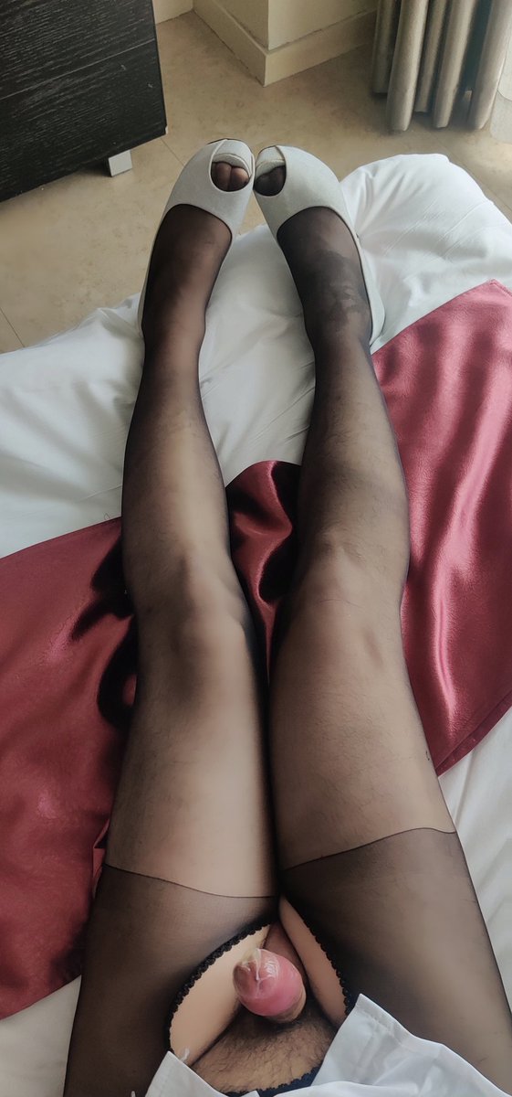 xylbx's tweet photo. 一条在酒店坐等榨精的母狗
#女装 #伪娘 #sissy #cd #crossdresser #射屏 #CDTS #变装婊  #ladyboy #shemale #意淫 #cumtribtue #cocktribute #丝袜 #伪百合 #伪娘调教 #伪娘女王 #女王妈妈 #原味 https://t.co/cVhbeKE5dx