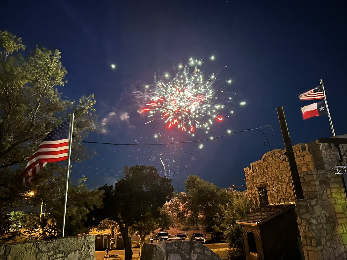 RsjohnsoRandy's tweet photo. Pops in the Park!  Well done. Happy Independence Day Tuesday. https://t.co/kwfs8HqyCR