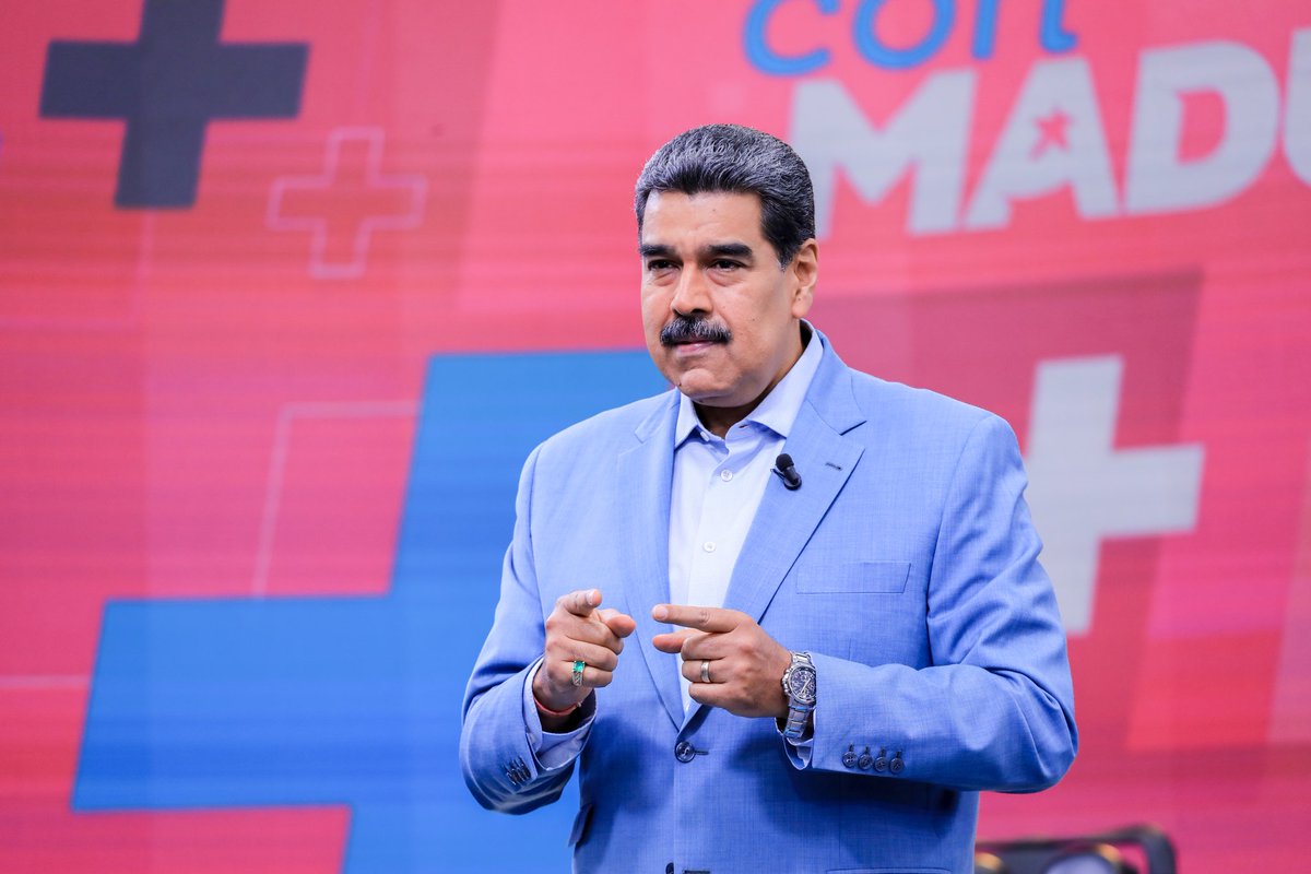 NicolasMaduro's tweet photo. Reitero mi firme defensa y solidaridad a nuestra Aviación Militar y toda la familia militar de la FANB, ante el odio, la burla y la manipulación de la canalla mediática. Denunciamos la campaña que se está financiando desde el imperio norteamericano para hacer daño a través de las redes sociales, al clima de Paz, tolerancia y respeto que hemos conquistado a pulso. ¡Pueblo venezolano alerta!