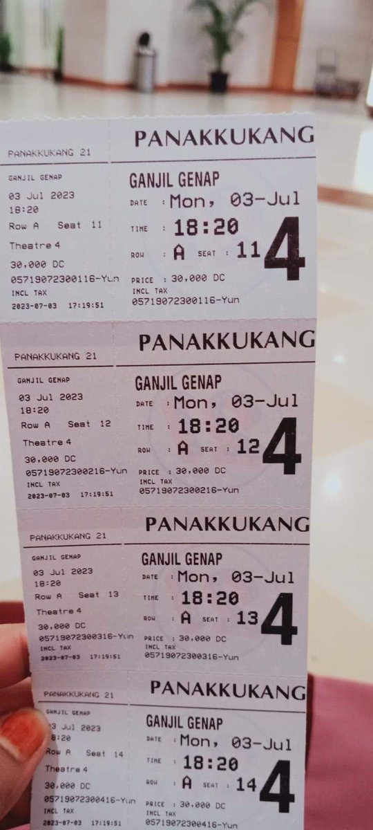 Nonton film #ganjilgenap di MP bareng sepupu dan tante, seru filmnya, komedinya dapet dan ngga garing. Bang @okaantara asli dahh keren banget aktingnya, jatuh cinta bangeet sama Aiman yg akhirnya mau berubah..Love sekeboon😍