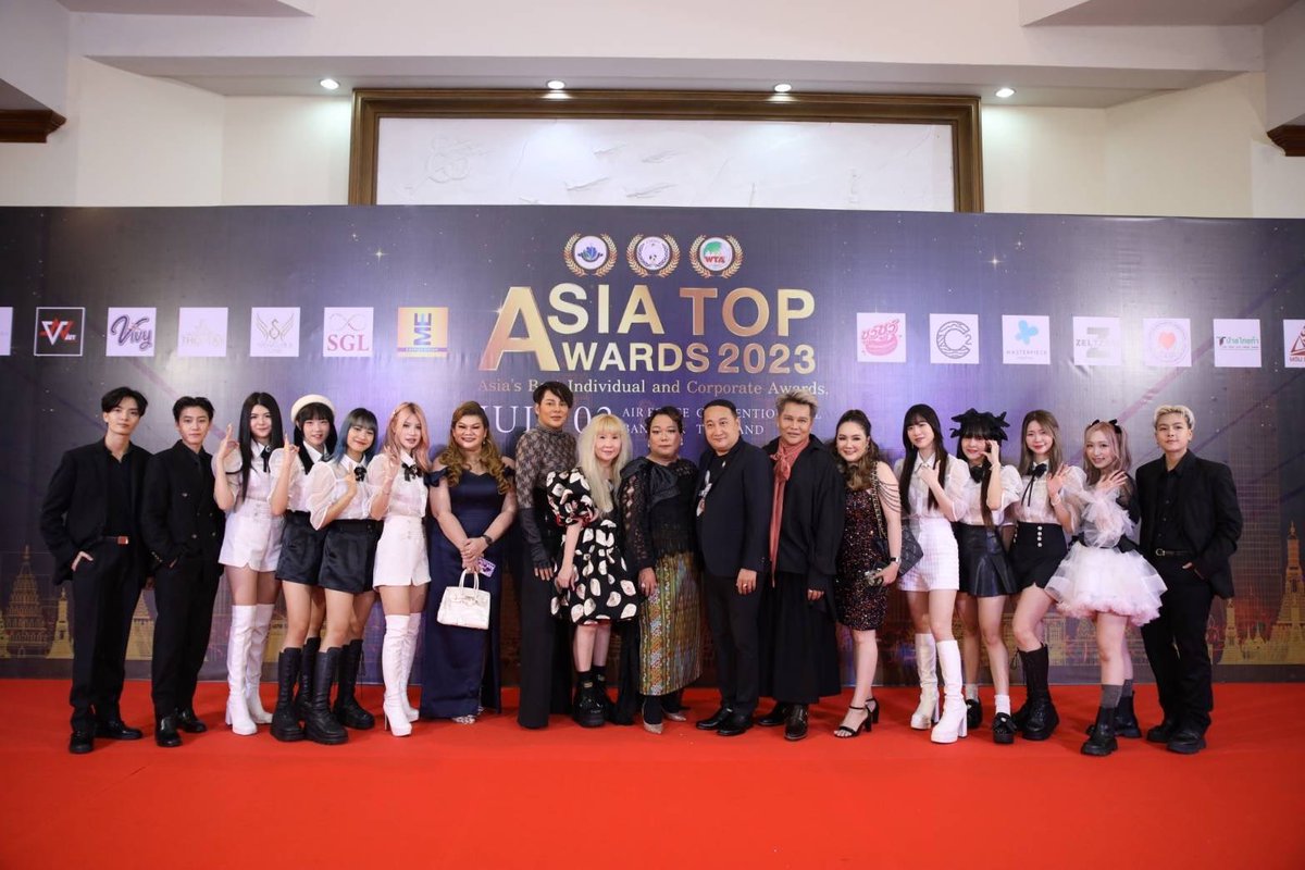 StarlightYnews's tweet photo. ￼สุดยิ่งใหญ่!!! ดาราไทย&amp;เอเชียกว่า 100 ชีวิต!!!
เฉิดฉายร่วมงาน ASIA TOP AWARDS 2023

🔗https://t.co/uhES5oFQwd

#AsiaTopAwards2023 https://t.co/lJPvhvjD4w
