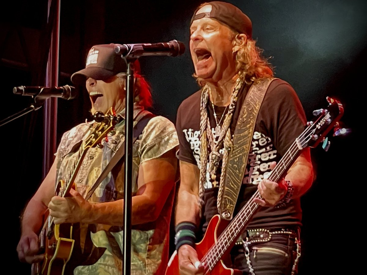 Ol’Ted & I rockin it Damn Yankees style! 

National Cherry Festival & Traverse City brought it tonight! 👊

#nightranger #jackblades #tednugent #damnyankees #cherryfestival #traversecity #NR2023