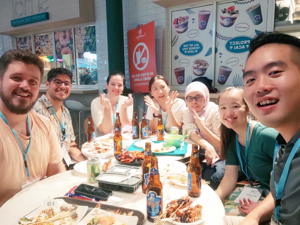 Postcards from the #NPnextgen excursion and dinner 🍜. The best part was the lovely company of <a href="/tqiaowen/">Qiao Wen</a> and <a href="/ngiamjiajun/">Jiajun Ngiam (JJ)</a>, who kindly showed me some local highlights 🇸🇬 🤩 #NPnextgen <a href="/NewPhyt/">New Phytologist</a>