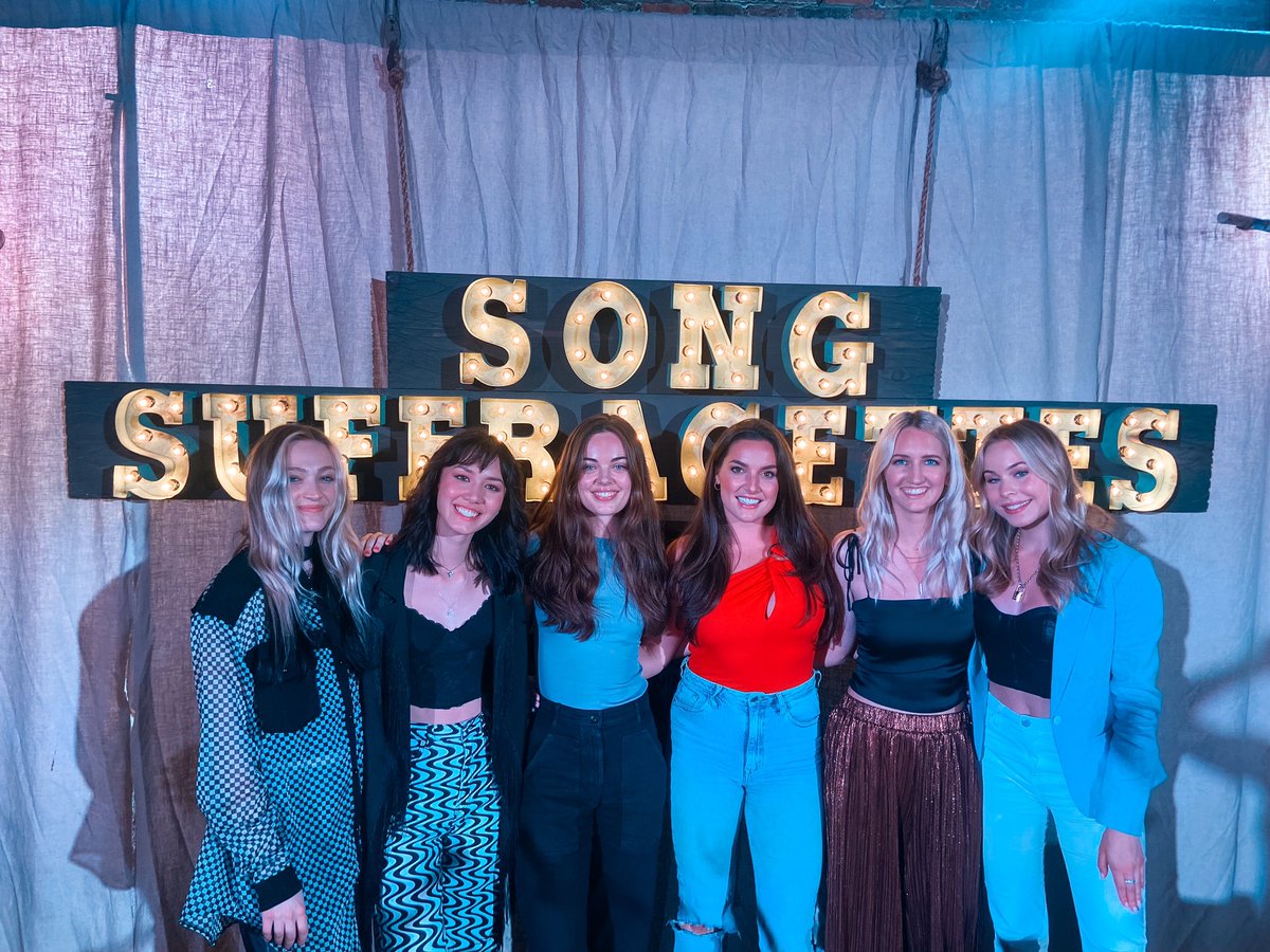 8:30PM SHOW Party in The Listening Room with another packed show for these incredible ladies! Check out the livestream now!! #LetTheGirlsPlay