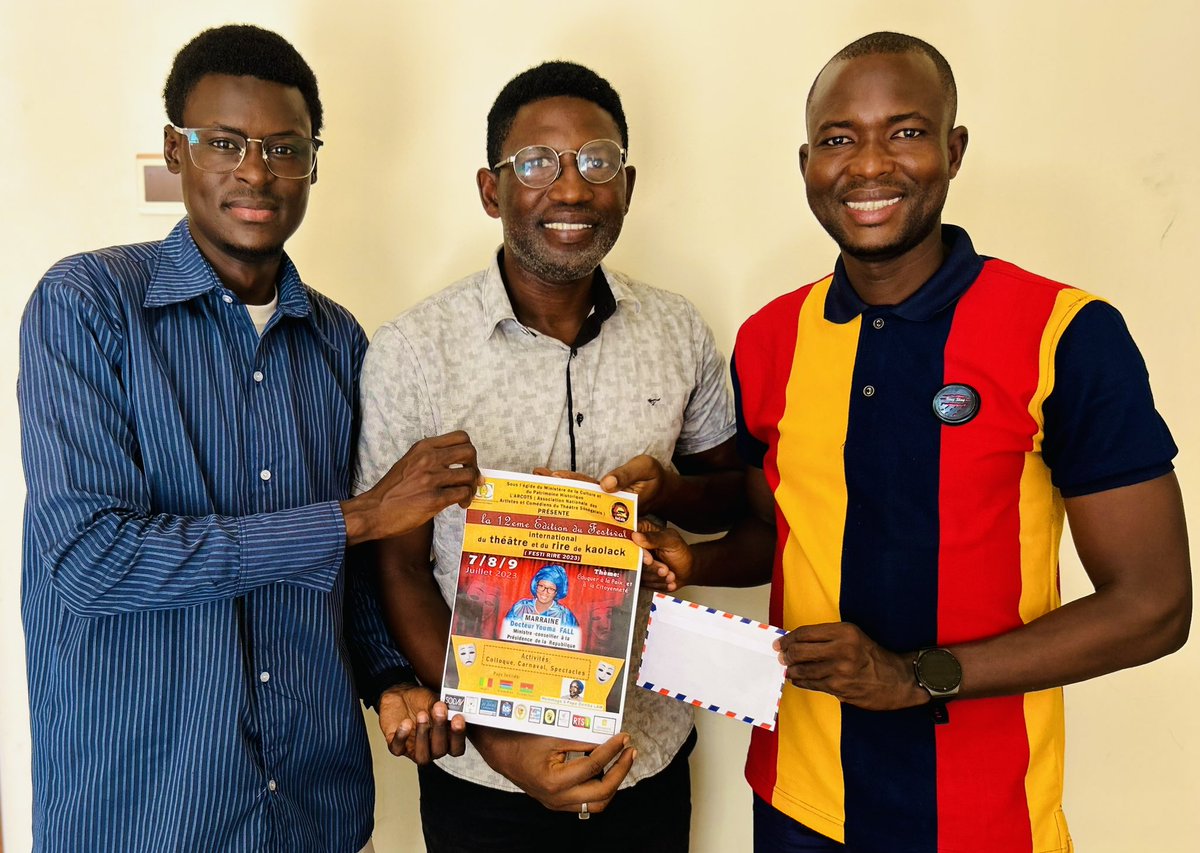 ModouLaminBBah2's tweet photo. โGobb Garr is a national drama group established in The ๐ฌ๐ฒ in 1963โ.
We are glad to handover our support to facilitate their trip to Kaolack,Senegal to participate in the 12th International Theatre Festival (FESTI RIRE)on the Theme:Adequate Peace & Nationalist.#LetsSupportOurOwn https://t.co/aNl42CZ5BA