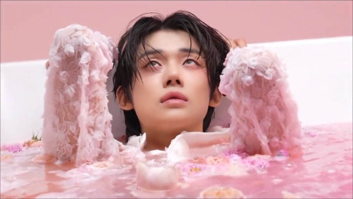 hourly yeonjun tweet media