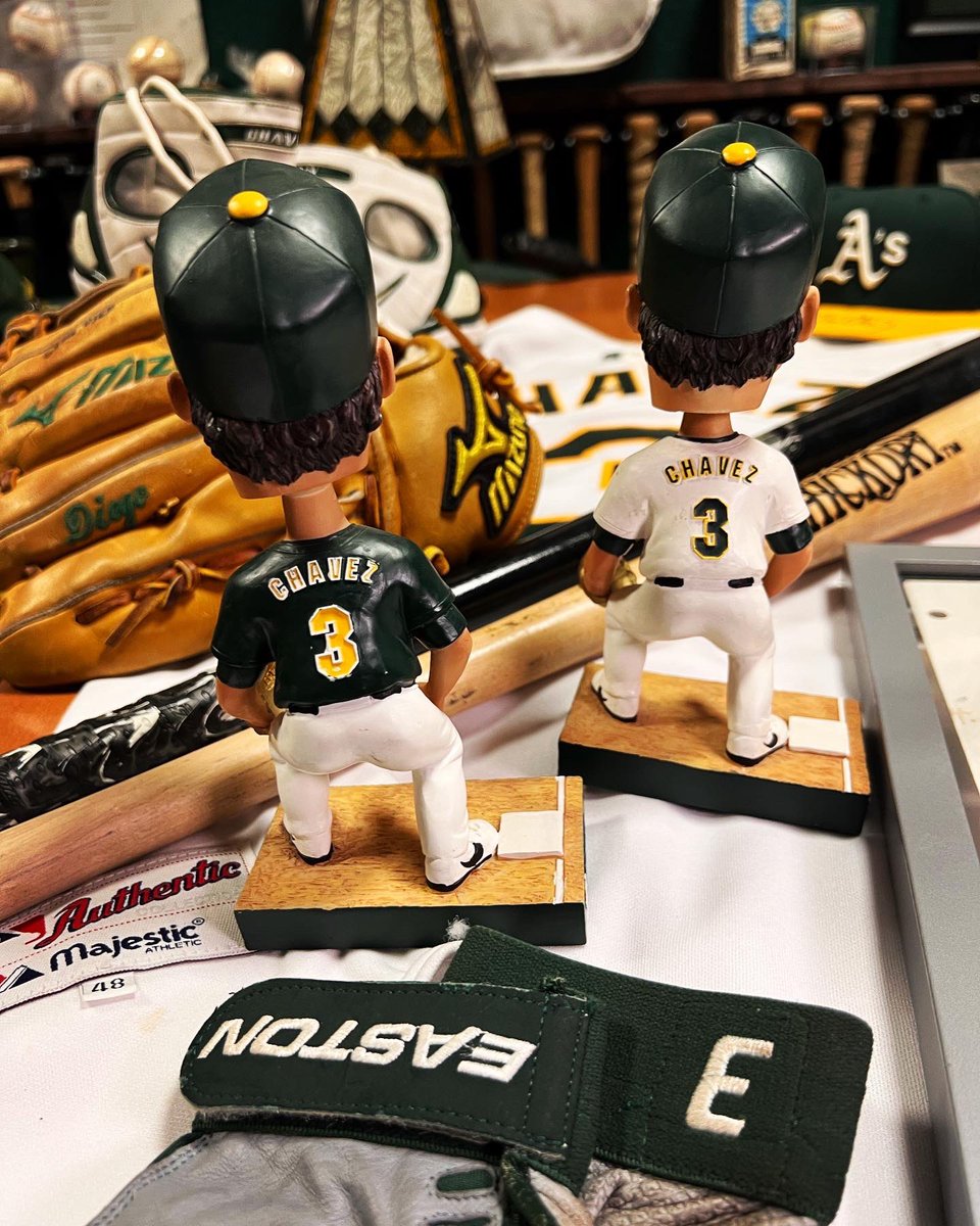 norcalnodders's tweet photo. Chavy + player bobbleheads + gamer gear is pretty cool. I scored some batting gloves so I made an homage post with his first SGA bobblehead. 

The good ole days #ericchavez #athletics https://t.co/3GnnainZKX