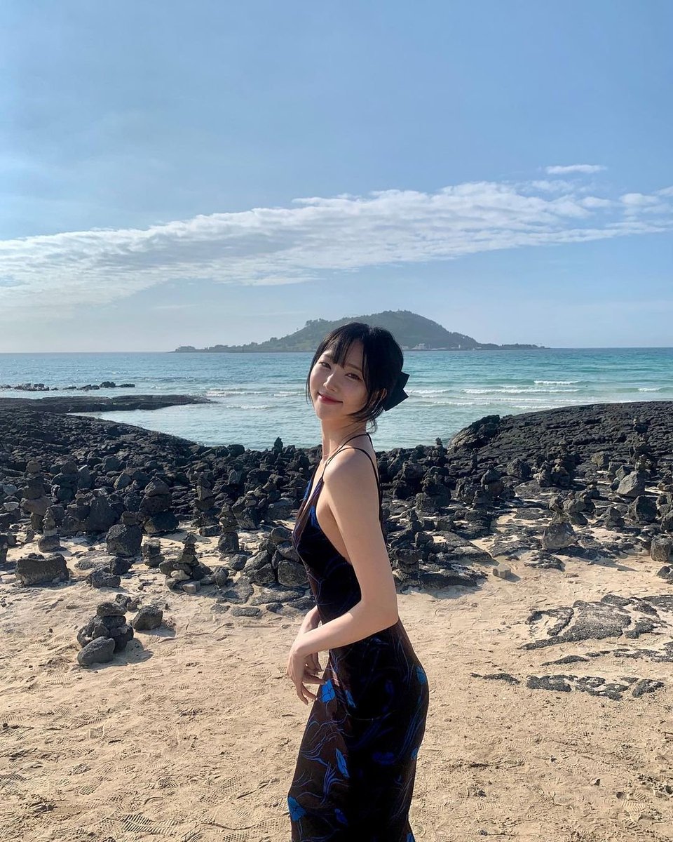 irrisPROJECT's tweet photo. Happy Birthday to our magnificent main dancer, Liv!! As someone who always admires the hard work she puts into her craft, I hope to see her perform for a long time ❤️

#체리처럼_달콤한_리브_데이 #LivLaughLoveDay #HappyLivDay https://t.co/FrmIi19HGl