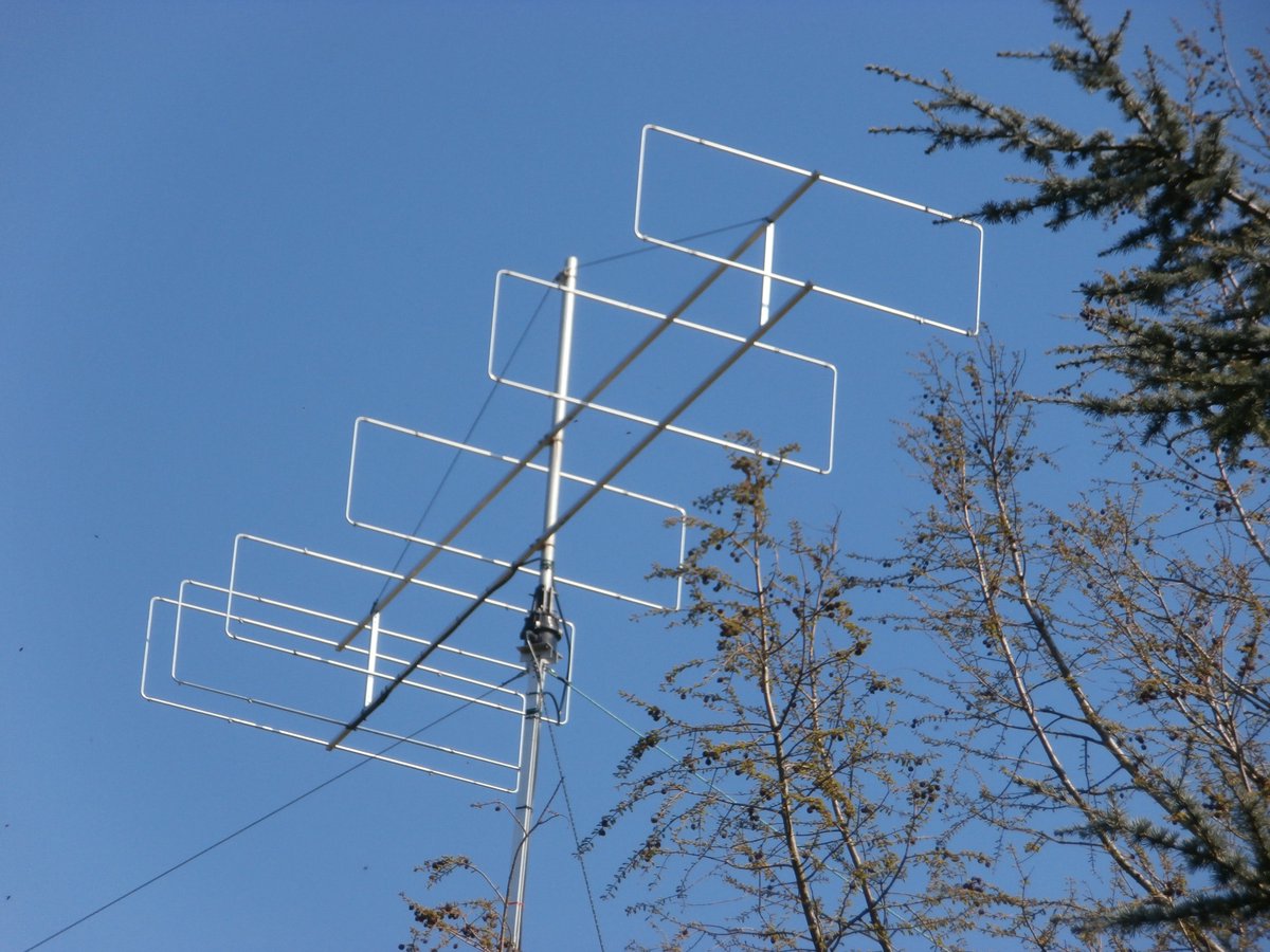 Check out out twin-boom rigid (tubular) quads! super rigid and strong and using tubes for the loops not wires, to maximise gain and performance! innovantennas.com #hamradio #hamr  #AmateurRadio