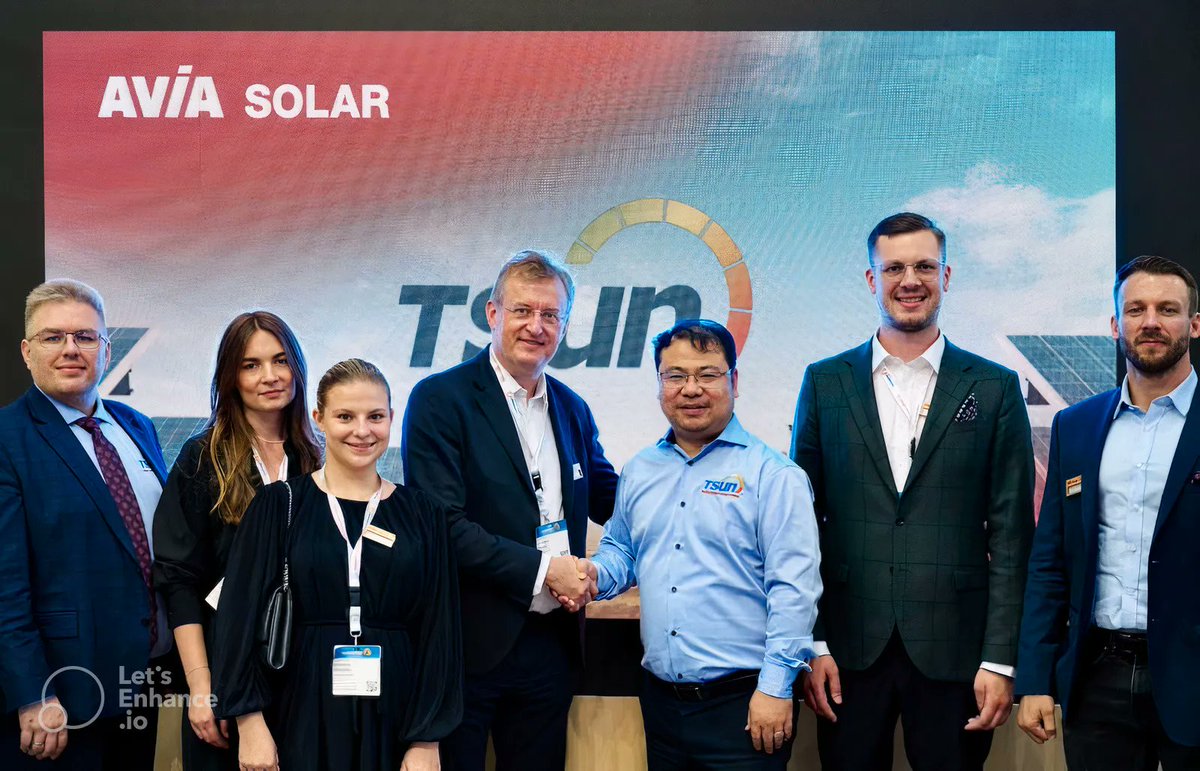 AVIAINTL's tweet photo. We are pleased to announce the partnership between AVIA Solar and @TSUN_ESS 

#AVIA #AVIASolar #TSUN #intersolar #partnership #renewableenergy #photovoltaic #solarenergy #solarpower https://t.co/i66cu5RtV5