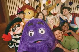 RogSpidey's tweet photo. BREAKING: LB Grimace agrees to a four year, $50 million contract with the Philadelphia Eagles per C.C H Pounder. Don Johnson of Miami Vice has agreed to train Grimace amongst the recent controversy. https://t.co/Bit2ksJ7QK