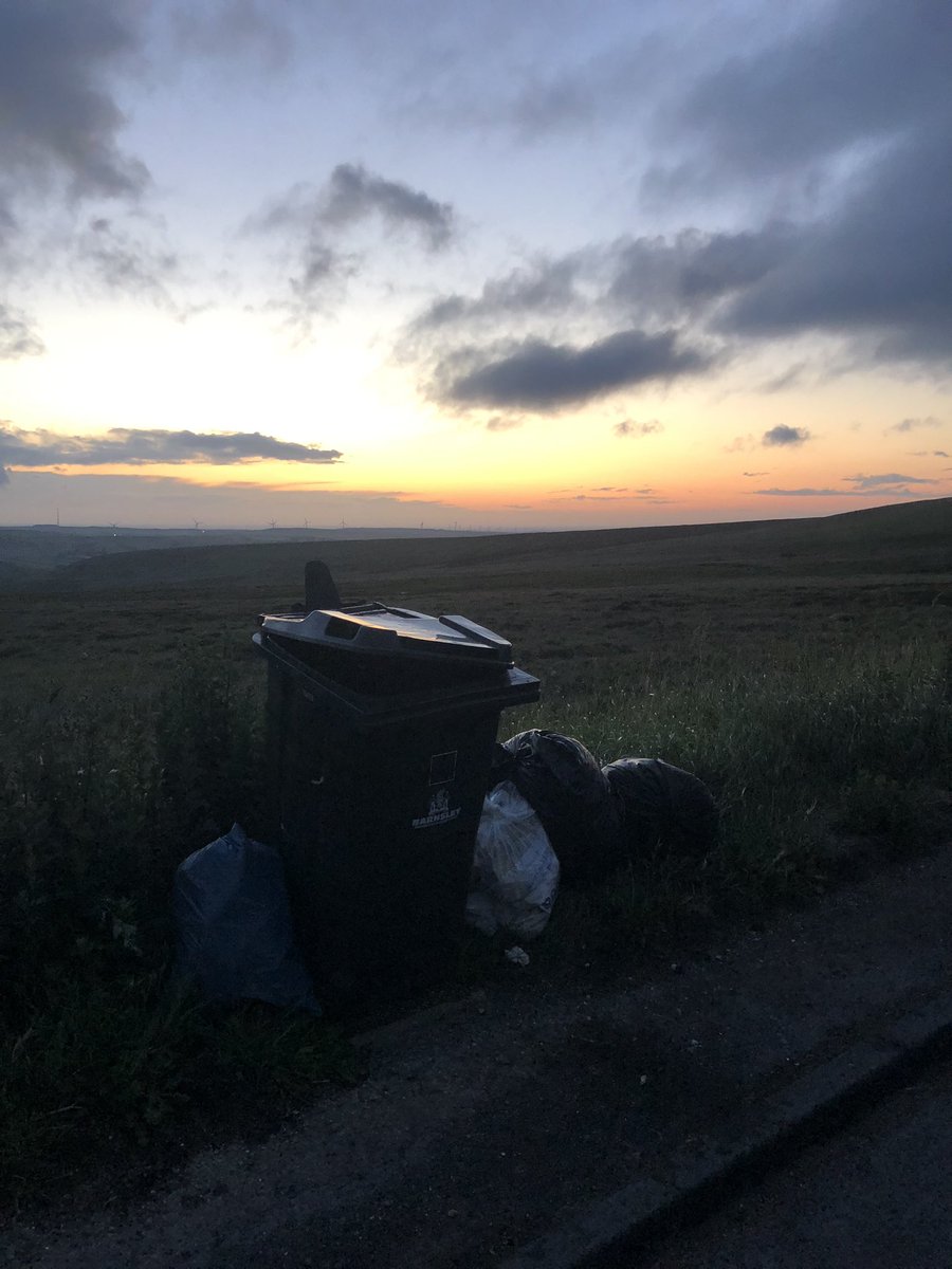 Why do this 😡😡😡 #woodheadpass #countryside #flytipping #peakdistrict #peakdistrictnationalpark #keepbritaintidy #Lovewhereyoulive