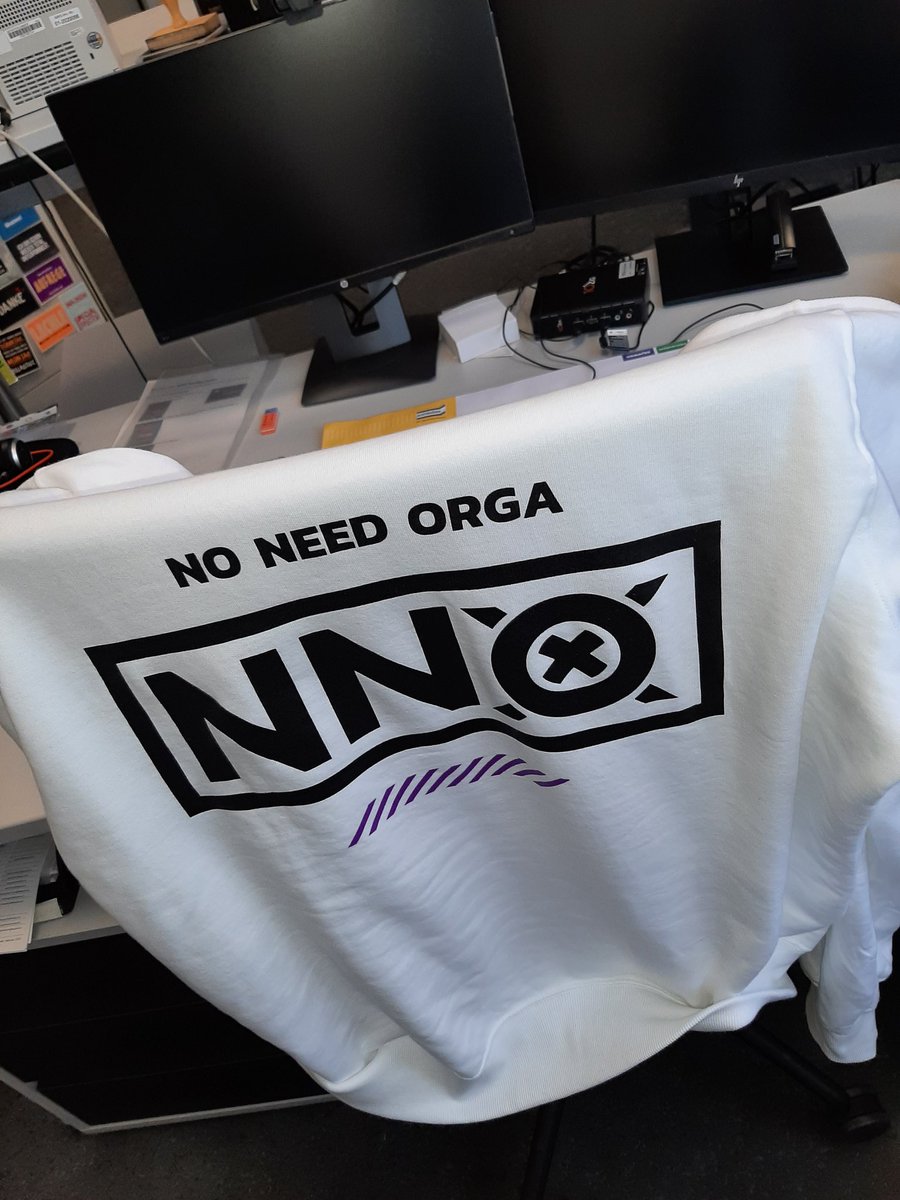 Iroh21ow's tweet photo. POV: du trägst deinen #NoNeedOrga Pulli auf der Arbeit und fühlst du einfach Superior gegenüber deiner Mitarbeiter.
Hat auch nur 3 Tage gedauert 🧢 https://t.co/XeDtpdCQfU
