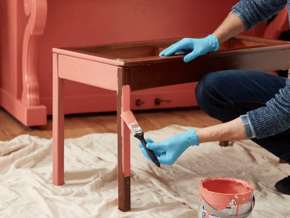 Do you have an item of furniture that Community Bees could upcycle to help us raise funds so we can continue to do random acts of kindness for people?

We are on the look out for items we can upcycle &amp;auction around Christmas. Get in touch with Michaela on 07772 107 763